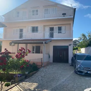 Apart Mani Di Lauro Apartament